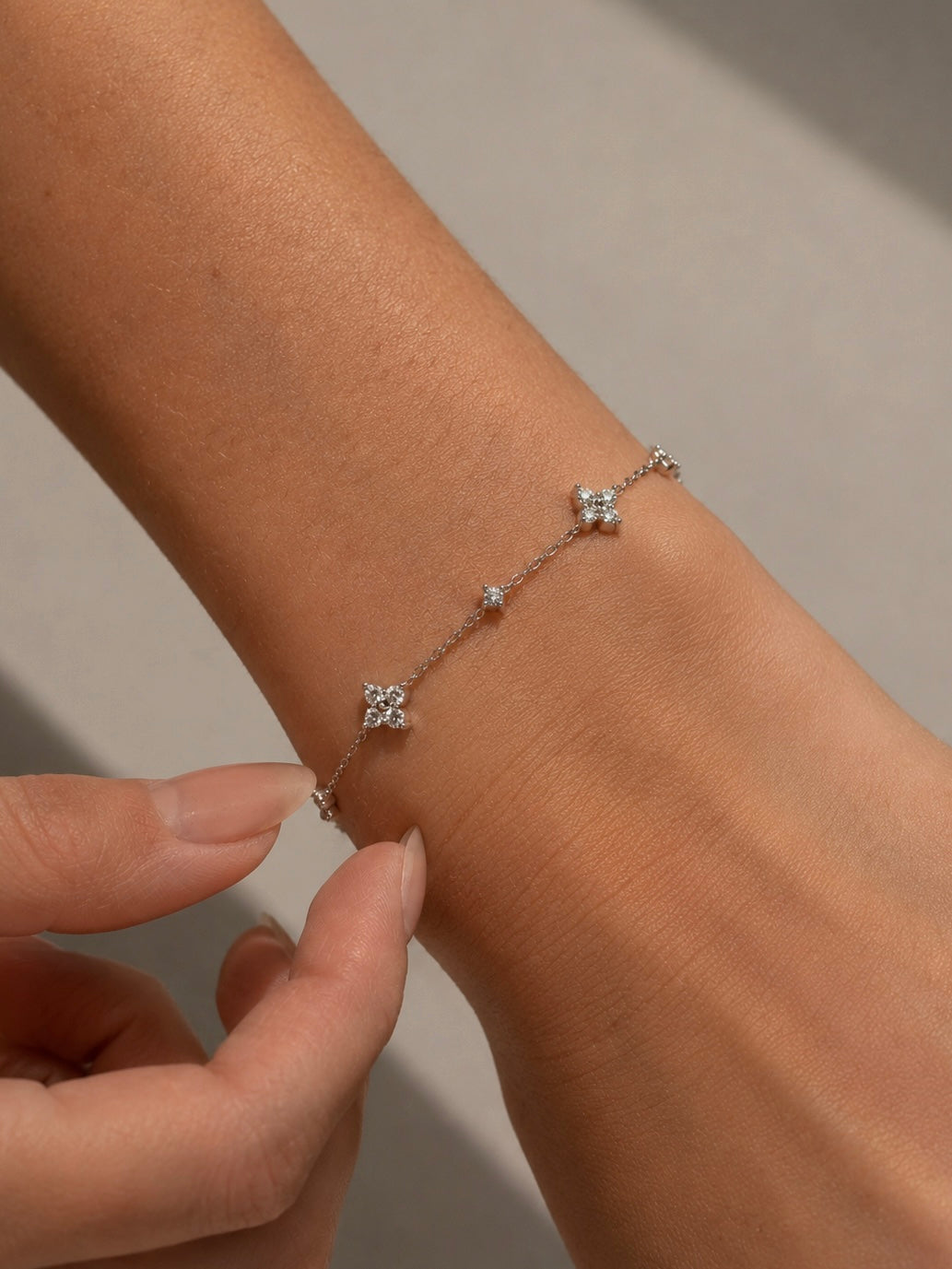 LUCKY CLOVER DIAMOND BRACELET