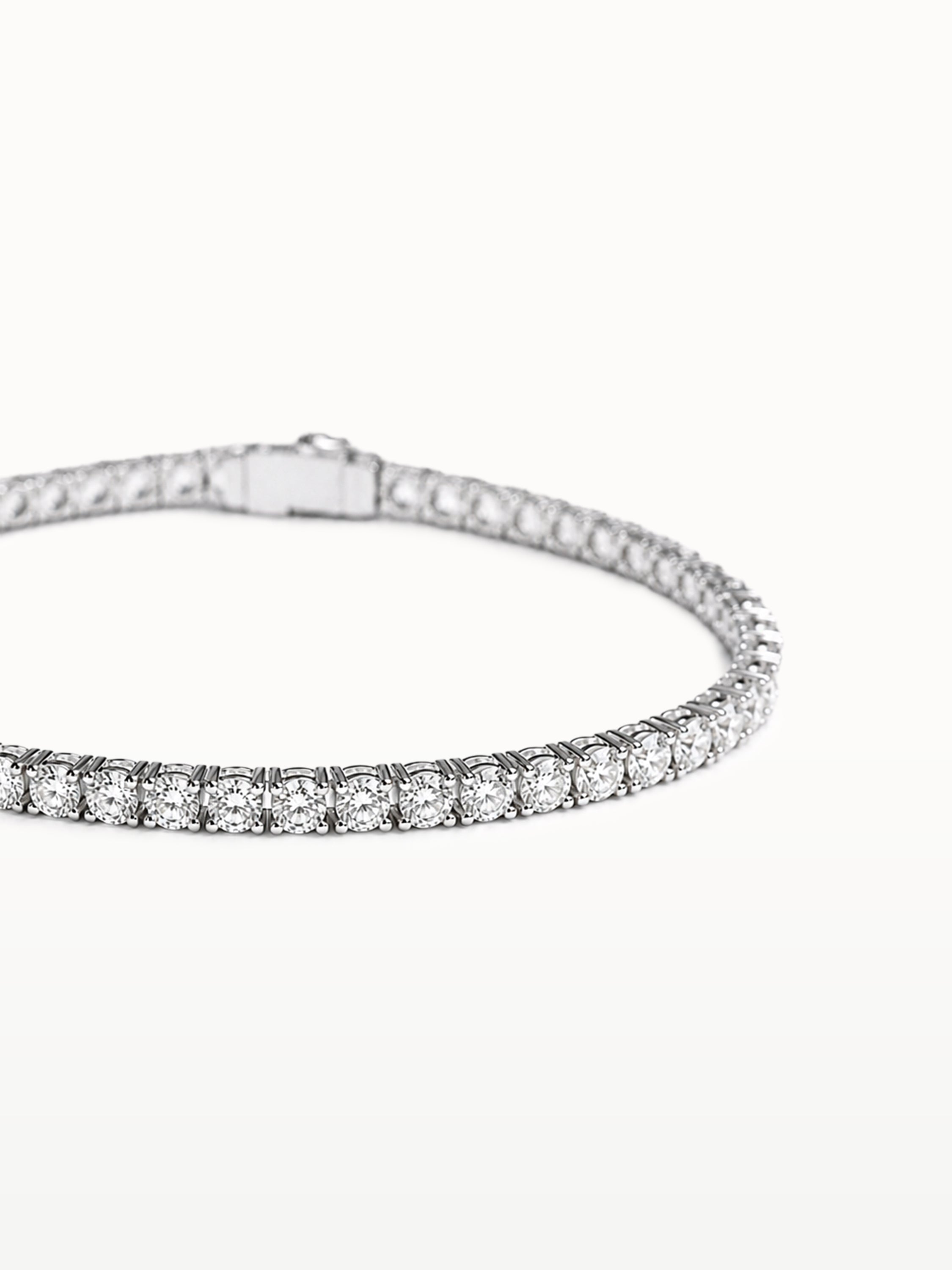 CLASSIC DIAMOND TENNIS BRACELET (FINE, 0.08 CT EACH)