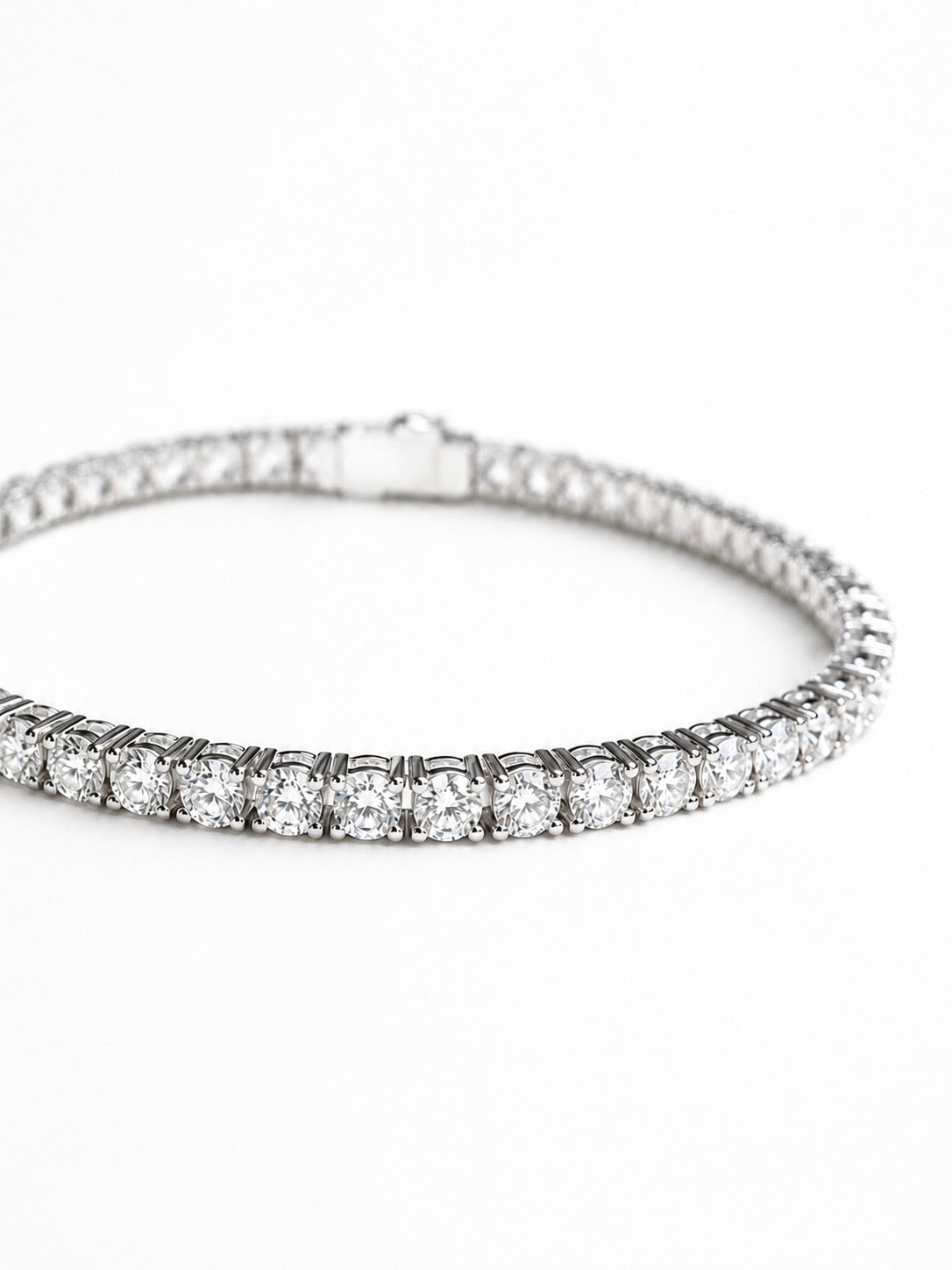 GRAND DIAMOND TENNIS BRACELET (0.30 CT EACH)