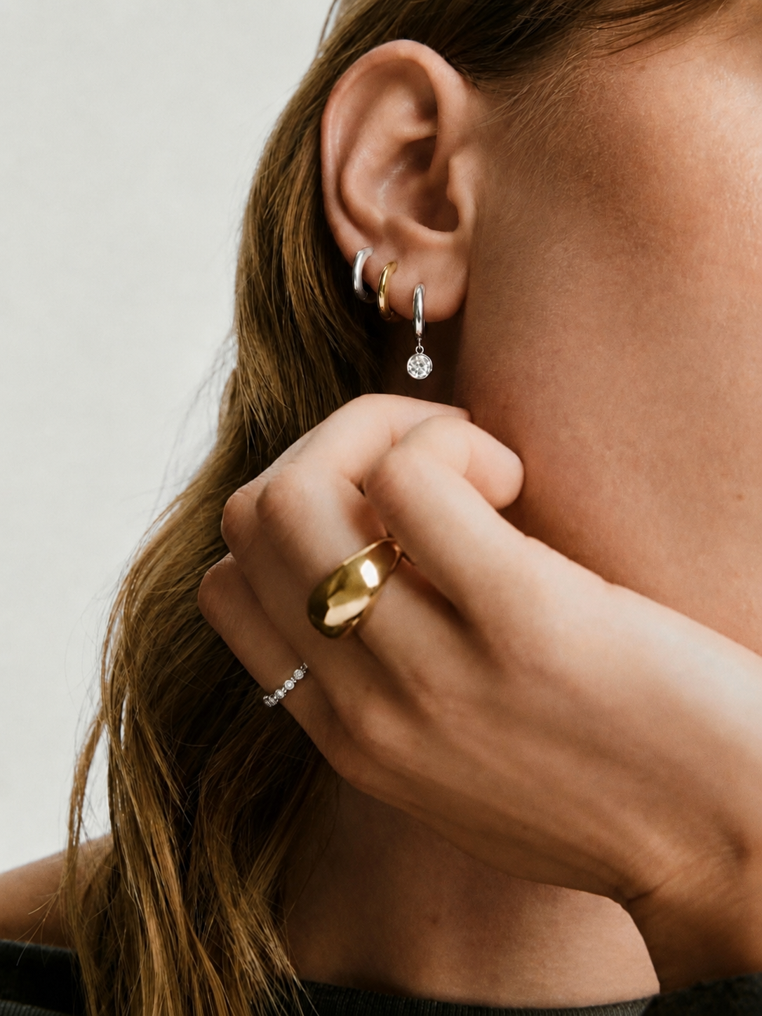 ROUND DROP HOOPS