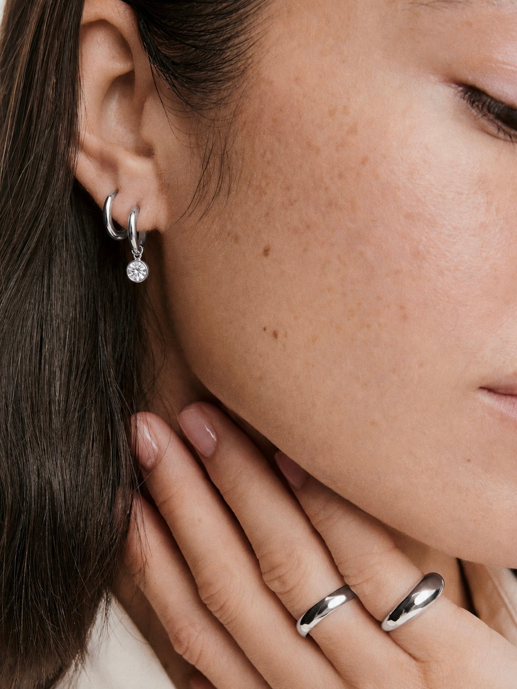 ROUND DROP HOOPS