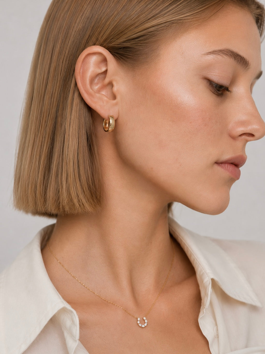 HALO U DIAMOND NECKLACE